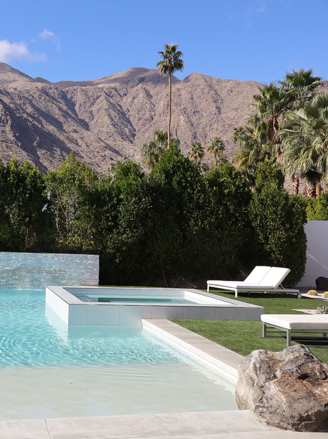 Palm Springs pool home from teamstout.com